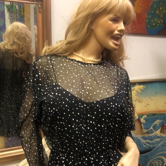 VINTAGE BLACK WITH WHITE POLKA DOT DRESS WITH RUFFLES ON SKIRT ADORABLE SIZE 8 - Picture 3 of 16